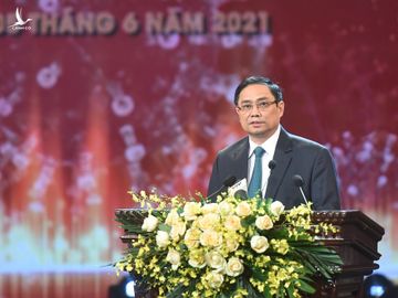 Thủ tướng Phạm Minh Chính nghẹn ngào khi nói về quỹ vắc xin phòng chống Covid-19 - Ảnh 1.