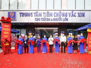 Trung tâm tiêm chủng VNVC Yên Bái chính thức được đưa vào hoạt động, đáp ứng kịp thời nhu cầu chích ngừa vắc xin đang tăng cao trong mùa dịch Trung tâm tiêm chủng VNVC Yên Bái chính thức được đưa vào hoạt động, đáp ứng kịp thời nhu cầu chích ngừa vắc xin đang tăng cao trong mùa dịch