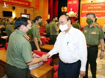Chủ tịch nước Nguyễn Xuân Phúc: Nâng cao chất lượng điều tra, khám phá tội phạm - Ảnh 1.