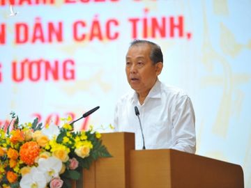 Số người dân phải ‘bôi trơn’ khi làm thủ tục hành chính tăng lên - Ảnh 1.