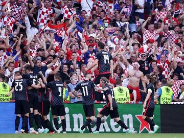 Đêm EURO 2020 điên rồ: Pháp đau đớn, Tây Ban Nha vượt ác mộng