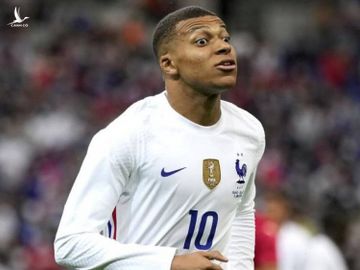 Mbappe bực bội vì bị đản anh Olivier Giroud ‘nói móc’ /// AFP