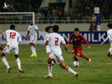 Đội hình Việt Nam vs UAE: Nhảy múa cùng Quang Hải