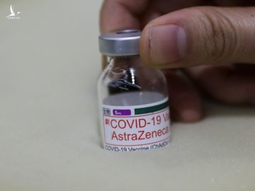 Đợt tiêm chủng thần tốc đợt này tại TP HCM sử dụng vaccine AstraZeneca do Nhật Bản tài trợ. Ảnh: Quỳnh Trần.