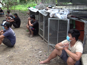 CLIP: Bí mật bên trong căn nhà treo bảng “không tiếp khách chống dịch” - Ảnh 3.