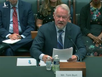 Ông Tom Burt cho rằng Bộ Tư pháp Mỹ đang lạm dụng trát đòi hầu tòa bí mật để thu thập dữ liệu người dùng đám mây ở mức báo động.