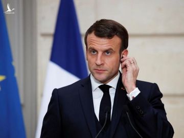 Tổng thống Pháp Emmanuel Macron phát biểu tại cung điện Elyse, Paris, hồi tháng 1/2020. Ảnh: Reuters.