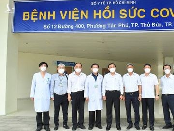 Bí thư Thành ủy TPHCM Nguyễn Văn Nên thăm Bệnh viện Hồi sức Covid-19 ảnh 1