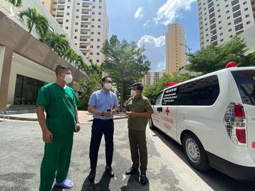 Ông Đoàn Ngọc Hải “chia tay” xe cứu thương, nhận 3 tỉ mua máy thở cho bệnh viện dã chiến Covid-19 - ảnh 3