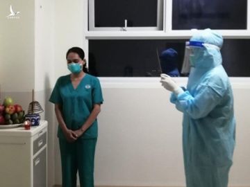 Nữ điều dưỡng chịu tang cha ảnh 1 Nu dieu duong chiu tang cha anh 1
