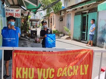 Phó Thủ tướng Vũ Đức Đam gửi tặng 2.000 hộp thực phẩm trị giá 4 tỷ đồng tới các F0 tại TPHCM ảnh 2