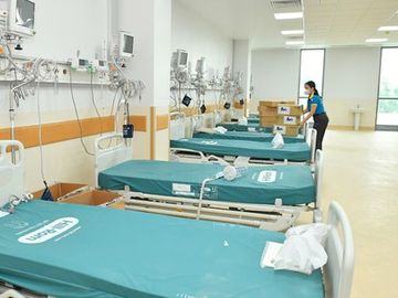 Bí thư Thành ủy TPHCM Nguyễn Văn Nên thăm Bệnh viện Hồi sức Covid-19 ảnh 5