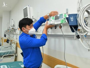 Bí thư Thành ủy TPHCM Nguyễn Văn Nên thăm Bệnh viện Hồi sức Covid-19 ảnh 4