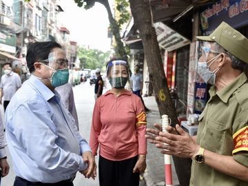 Thủ tướng: ‘Hà Nội giãn cách chưa đạt, người dân ra đường vẫn đông’ - ảnh 1