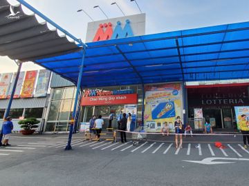 xếp hàng đi siêu thị ảnh 1 xep hang di sieu thi anh 1