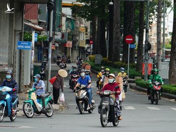 Vì sao đường phố TP HCM đông trở lại? - Ảnh 2.