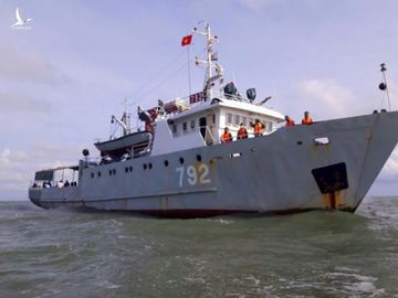 Tàu 792 thực hiện nhiệm vụ tuần tra, kiểm soát ngăn chặn nhập cảnh trái phép vào Việt Nam tại vùng biển Bạc Liêu.