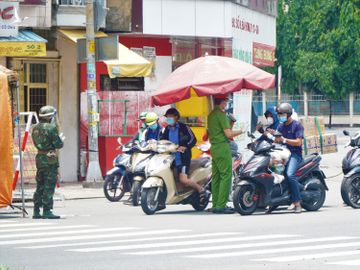 TP.HCM: Nhiều người nhầm lẫn khai báo di chuyển nội địa với khai báo y tế - ảnh 5