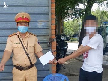 2 thanh niên mãn hạn tù đi bộ từ Ninh Thuận về Bình Thuận và Đồng Nai - ảnh 1