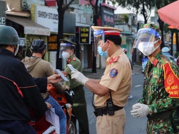 TP.HCM ùn ứ nhẹ trong ngày đầu khai báo di chuyển nội địa - ảnh 3