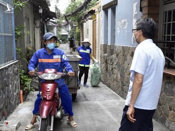 nguoi dan TP.HCM bat ngo khi Pho thu tuong hoi tham anh 8