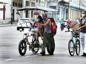 Delta càn quét kinh hoàng, hệ thống y tế Cuba vẫn vững vàng khó tin nhờ vắc xin nội địa - Ảnh 1.