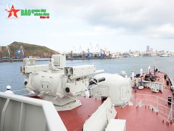 Biên đội tàu Việt Nam cập cảng TP Vladivostok, chuẩn bị tham gia Army Games 2021 - Ảnh 2.