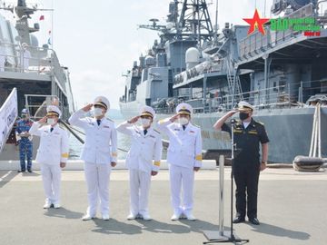 Biên đội tàu Việt Nam cập cảng TP Vladivostok, chuẩn bị tham gia Army Games 2021 - Ảnh 7.