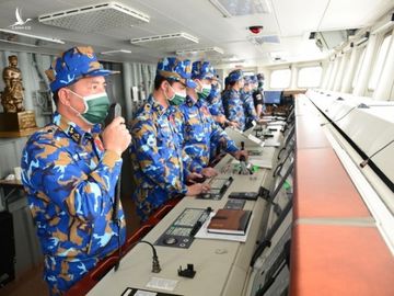 Chiến hạm 016-Quang Trung khai hỏa pháo hạm AK 176 trên biển Vladivostok - Ảnh 1. Chiến hạm 016-Quang Trung khai hỏa pháo hạm AK 176 trên biển Vladivostok - Ảnh 1.