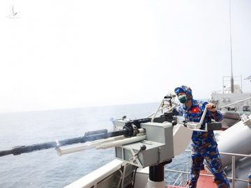 Chiến hạm 016-Quang Trung khai hỏa pháo hạm AK 176 trên biển Vladivostok - Ảnh 3. Chiến hạm 016-Quang Trung khai hỏa pháo hạm AK 176 trên biển Vladivostok - Ảnh 3.