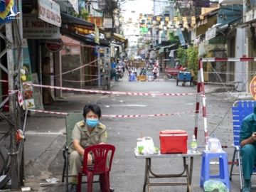  Không phát tiền quy mô lớn như các quốc gia phát triển, Việt Nam đã làm gì cho người dân? - Ảnh 3.