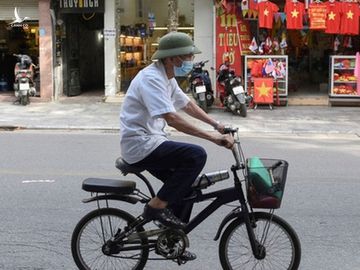 Không phát tiền quy mô lớn như các quốc gia phát triển, Việt Nam đã làm gì cho người dân?