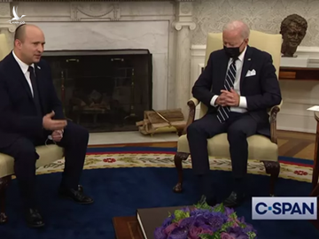 Dân Mỹ "hốt hoảng" trước đoạn video được chia sẻ mạnh: Ông Biden "ngủ quên" ngay lúc đang tiếp khách quan trọng?