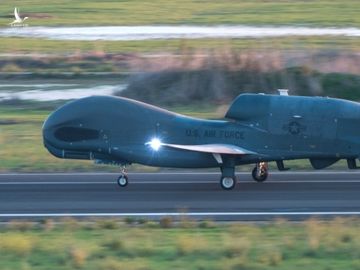 Trinh sát cơ RQ-4 Mỹ cất cánh tại Italy năm 2018. Ảnh: USAF.