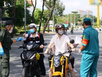 TP.HCM tạm dừng khai báo di chuyển nội địa tại một số chốt giao thông - Ảnh 1.