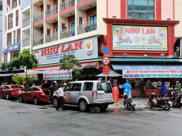 Cac cua hang ban banh trung thu o TP.HCM anh 1