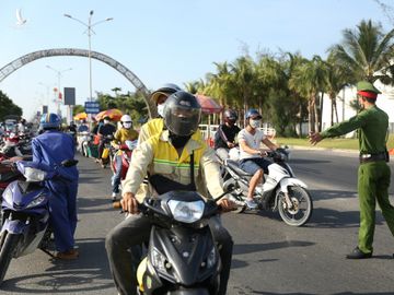 Da Nang chuyen trang thai phong dich tu dau thang 10 hinh anh