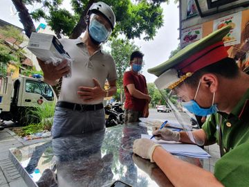 Kiem soat nguoi ra duong ngay quoc khanh anh 7