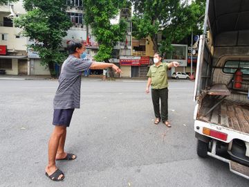 Kiem soat nguoi ra duong ngay quoc khanh anh 10