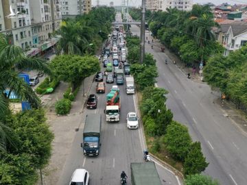 giao thong Ha Noi sau noi long gian cach anh 16