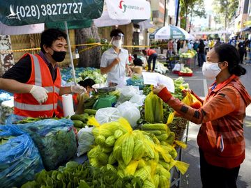 TS Vũ Thành Tự Anh: TP.HCM cần 4 yếu tố để mở cửa thành công từ 1-10 - ảnh 4