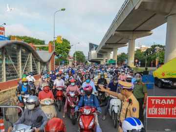 Giao thong Ha Noi gian cach xa hoi anh 1