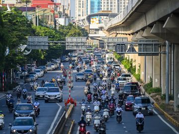 Giao thong Ha Noi gian cach xa hoi anh 6