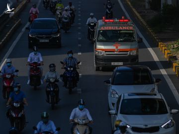 Giao thong Ha Noi gian cach xa hoi anh 7