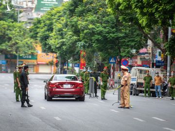 Kiem soat nguoi ra duong ngay quoc khanh anh 1