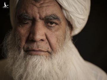 Lãnh đạo một mắt của Taliban: Sẽ chặt chân tay tội phạm - Ảnh 1.