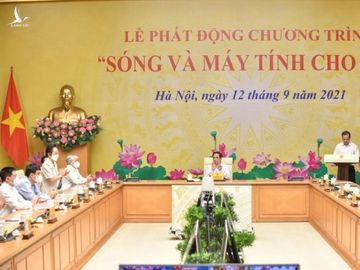 EVN ủng hộ 24.000 máy tính cho chương trình &quot;Sóng và máy tính cho em&quot; - Ảnh 1.