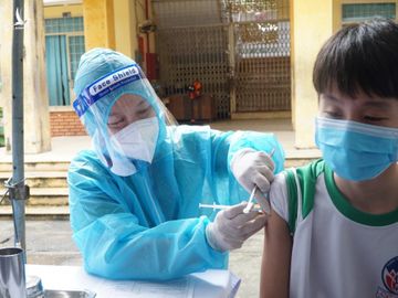 TP.HCM: Điểm tiêm đầu tiên ở H.Củ Chi bắt đầu tiêm vắc xin cho trẻ em - ảnh 1