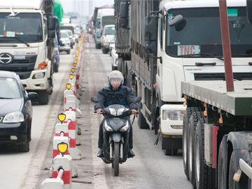 Hà Nội: 4 ô tô tông liên hoàn, đường Vành đai 3 trên cao tắc cứng 15km - 9