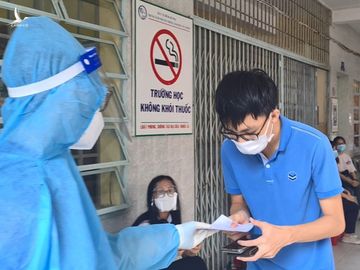 59.000 học sinh Bình Dương đồng loạt được tiêm vaccine - ảnh 11